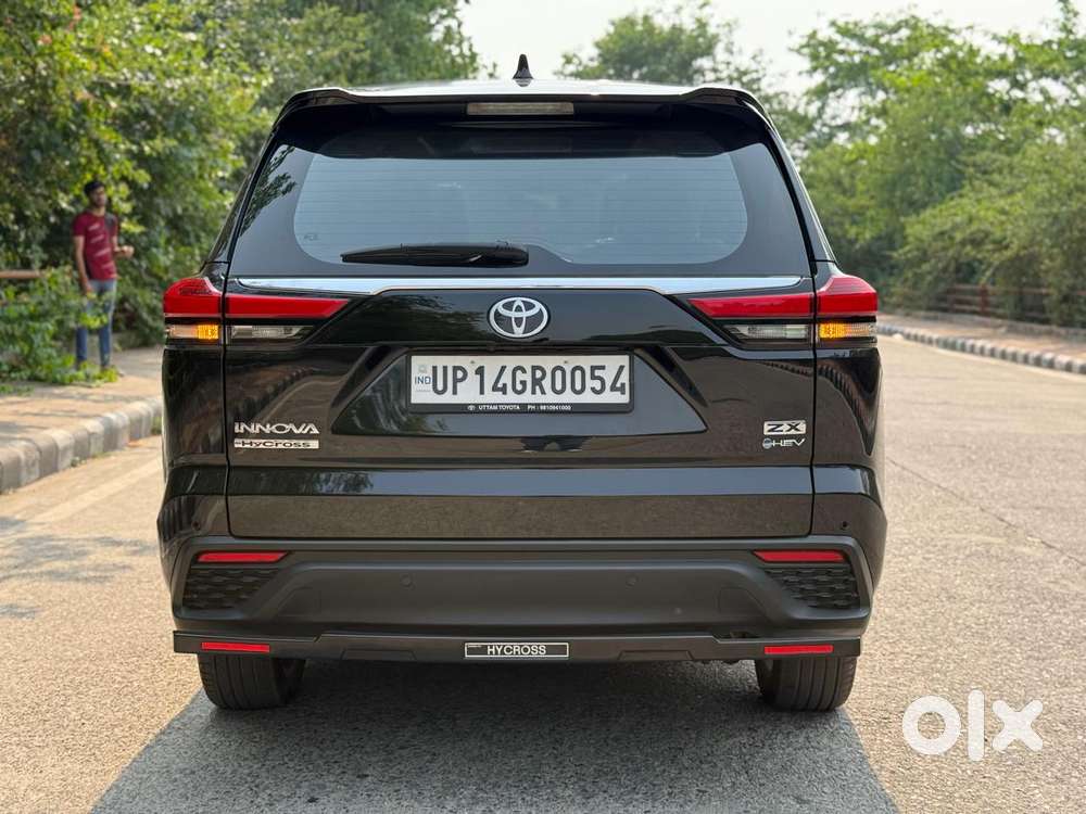 Toyota Innova Hycross 2.0 Zx Hybrid 7 Str, 2025, Petrol