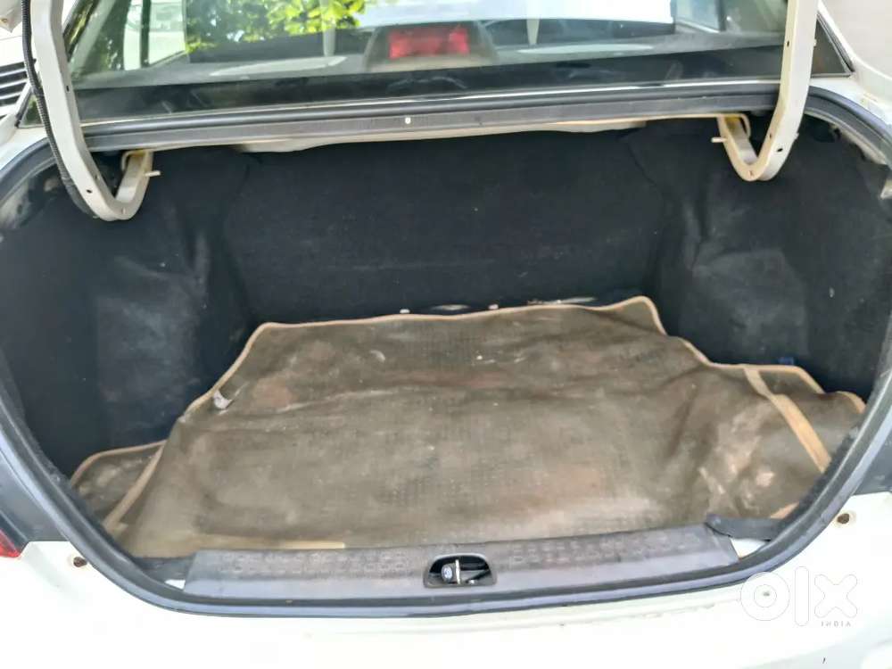 Maruti Suzuki Dzire 2010