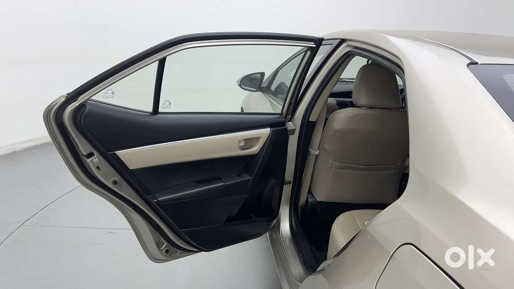 Toyota Corolla Altis 2013-2017 Vl At, 2016, Petrol