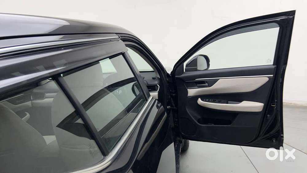 Honda Elevate V Mt, 2025, Petrol