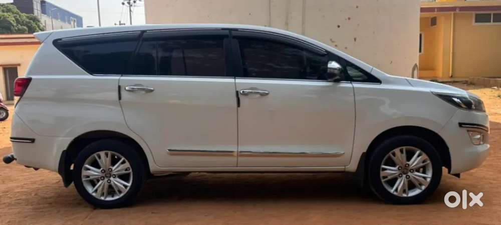 Toyota Innova Crysta 2019 Diesel 270000 Km Driven