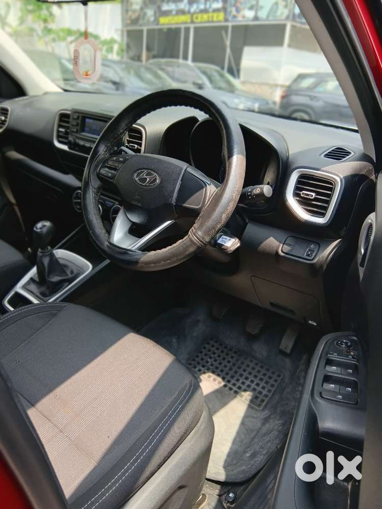 Hyundai Venue 1.2 S (o), 2022, Petrol
