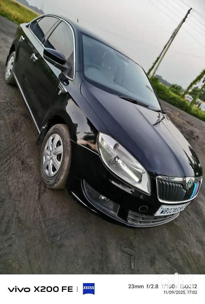 Skoda Rapid 1.6 Ambaint Tdi All Company  Oem Fittings 62000 Clocked