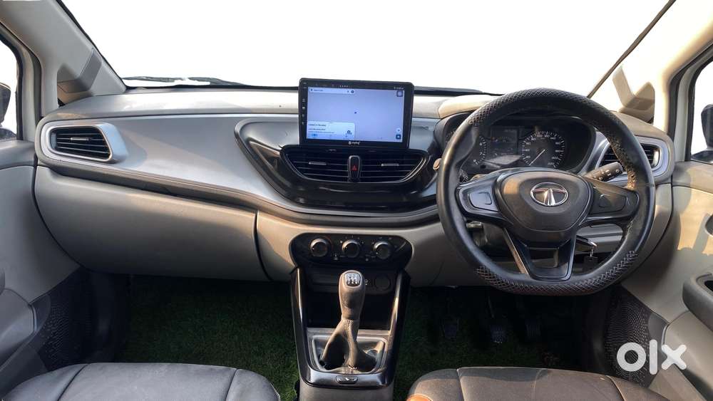 Tata Altroz 1.2 Xe, 2020, Petrol