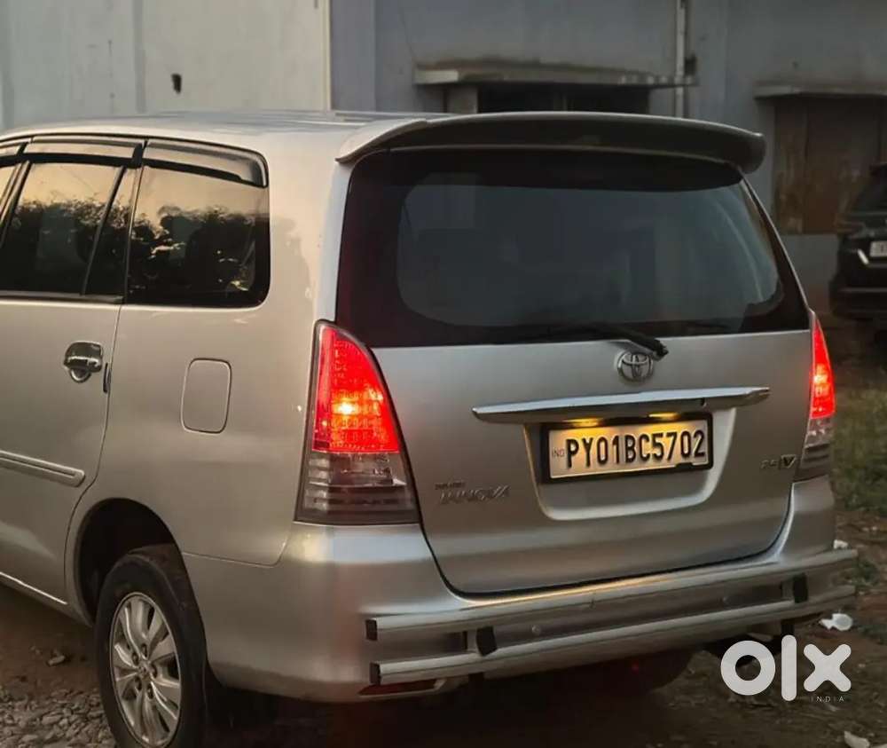 Toyota Innova Diesel 2.5 V 7 Str 2010