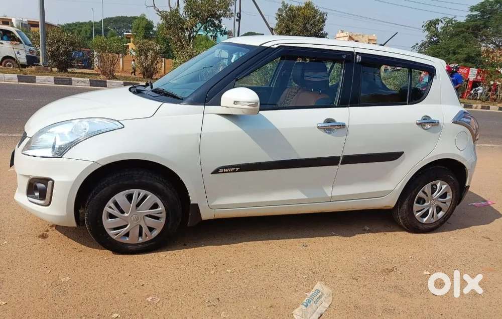 2016 Maruti Suzuki Swift Automatic Petrol Car