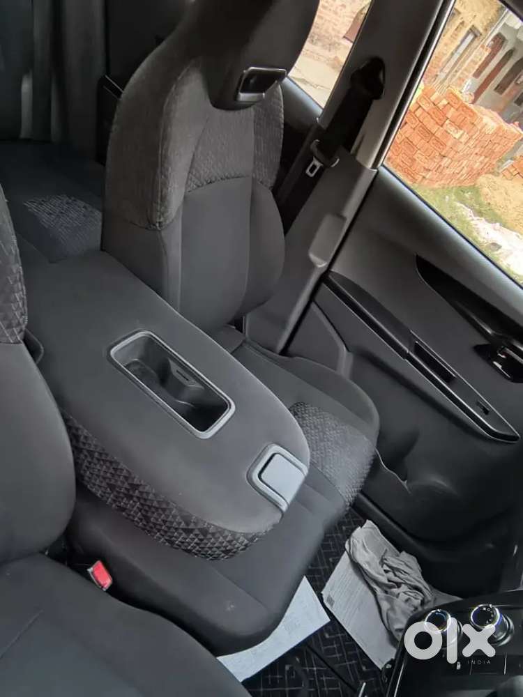 New Mahindra Kuv 100