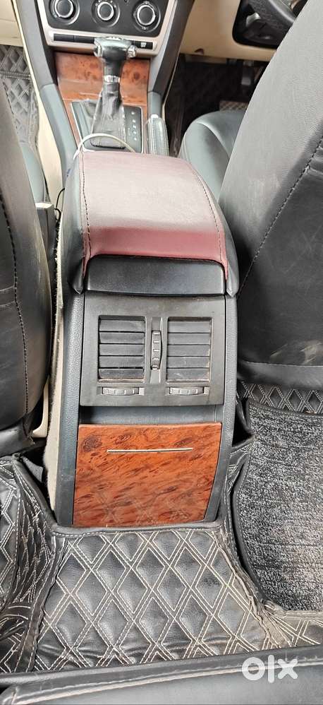 Skoda Laura Ambiente At 2.0 Tdi Cr (2012) – Diesel Automatic ₹3,50,000