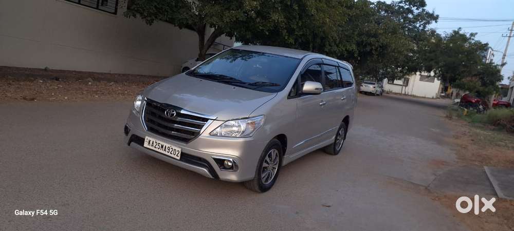 Toyota Innova 2.5 Vx 8 Str Bs-iii, 2015, Diesel