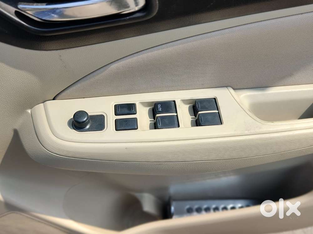 Maruti Suzuki Swift Dzire Vxi(o) Amt, 2018, Cng & Hybrids