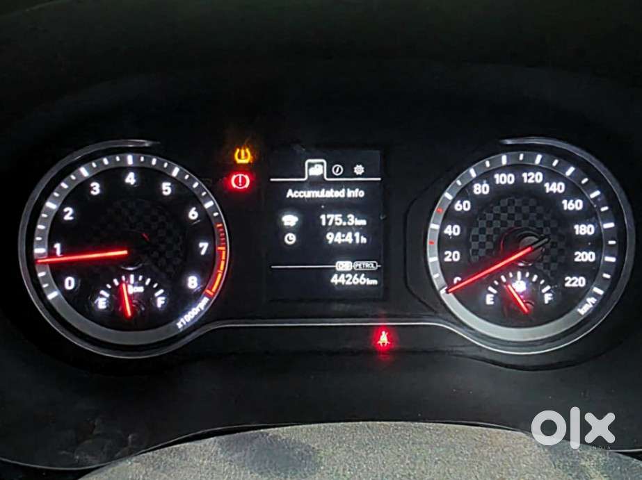 Hyundai Aura 1.2 Sx Cng, 2024, Cng & Hybrids