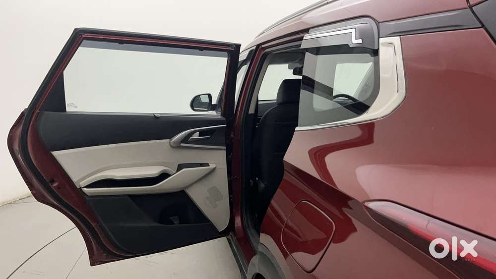 Kia Carens Prestige 1.5 Turbo Petrol Imt 7 Str, 2023, Petrol