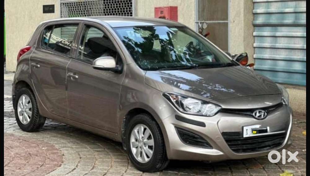 Hyundai I20 2013 Petrol + Cng (outfitted)