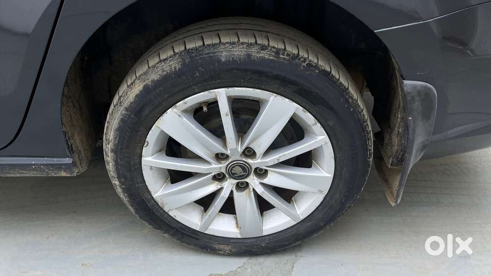 Skoda Rapid 1.0 Tsi Active, 2020, Petrol