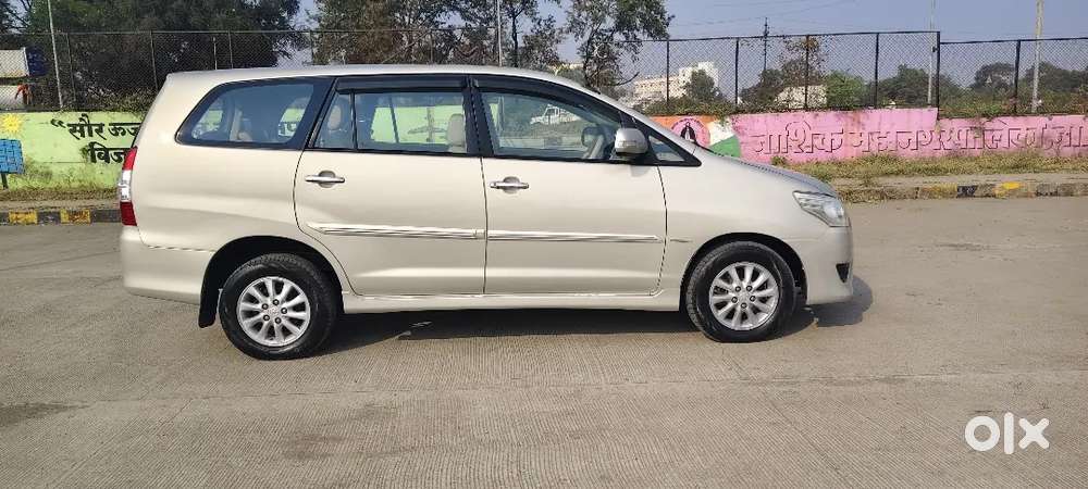 Toyota Innova 2013