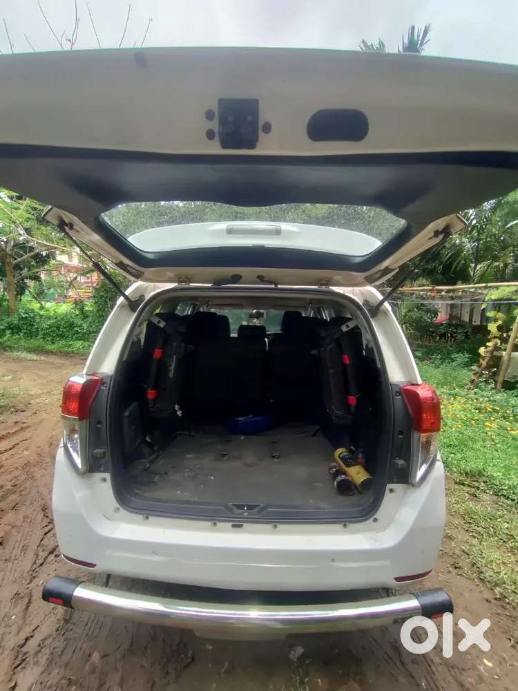 Toyota Innova Crysta 2022 Diesel 141000 Km Driven