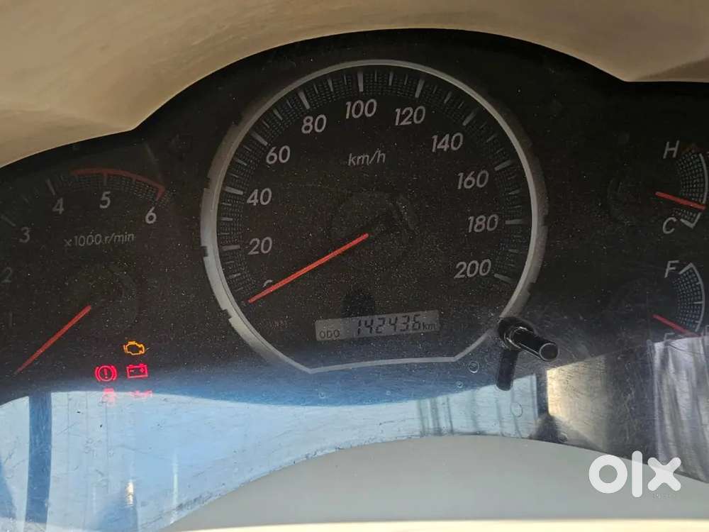 Toyota Innova 2.4 V E4 2014 Diesel Well Maintained 2nd Owner