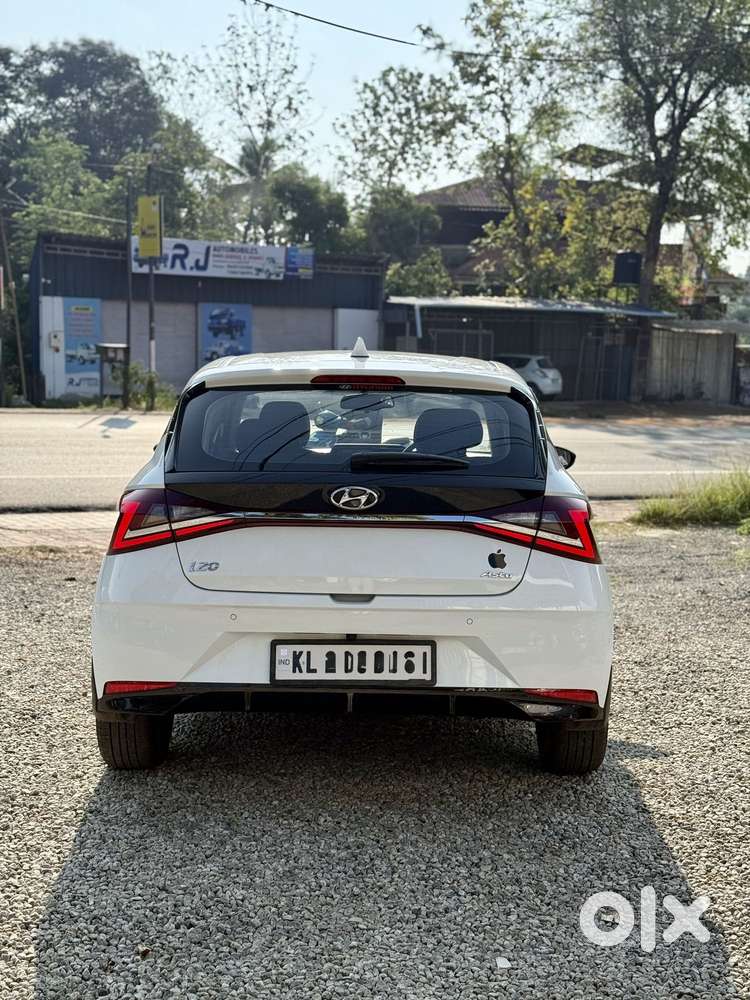 Hyundai I20 Asta (o) 1.2 Mt, 2023, Petrol