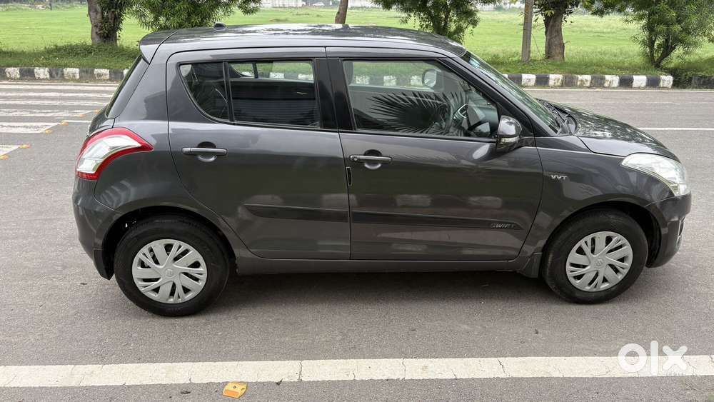 Maruti Suzuki Swift Vxi Optional, 2016, Petrol