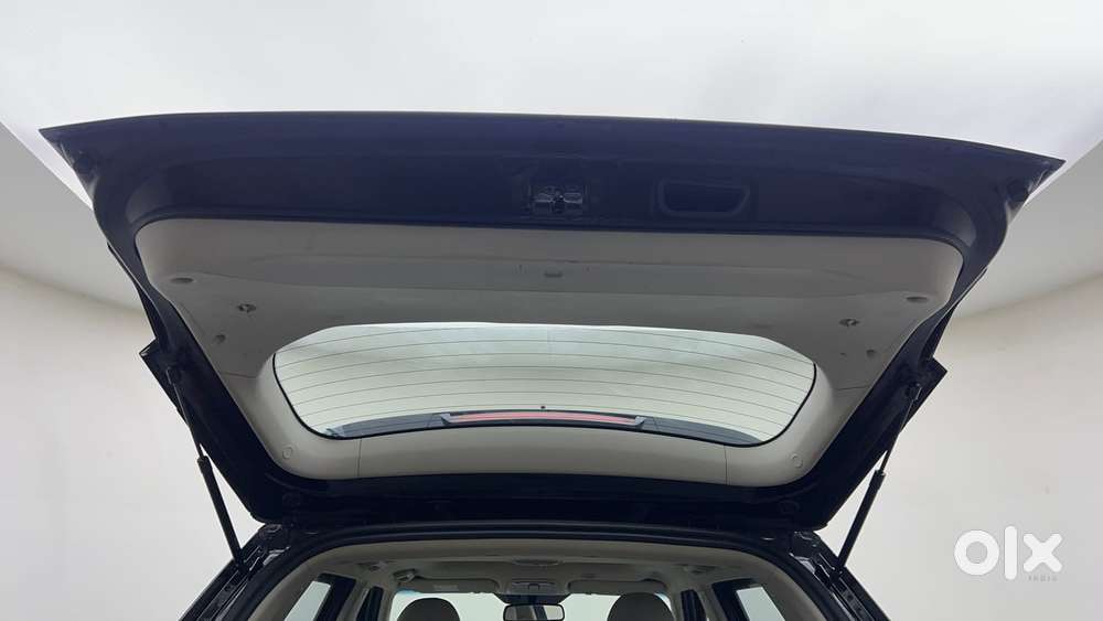 Mahindra Xuv300 W8 Option, 2021, Petrol