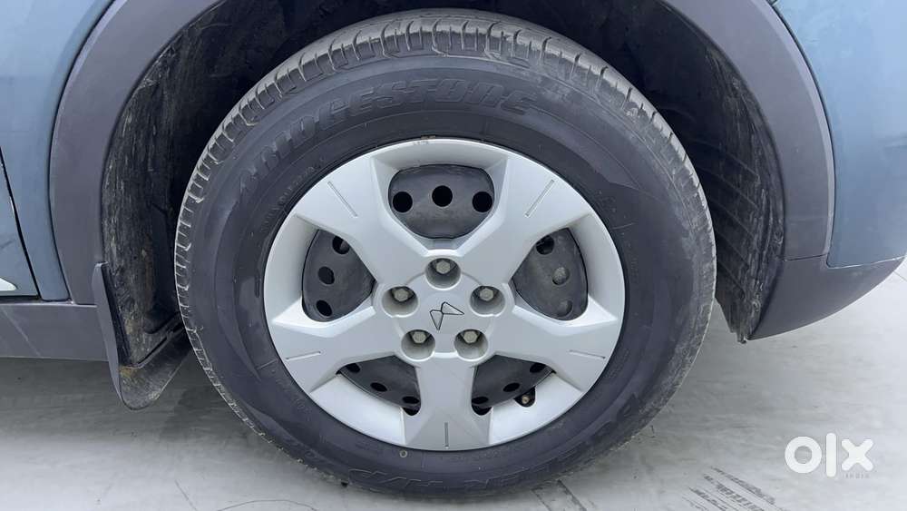 Mahindra Xuv300 1.2 W6 Amt Petrol, 2023, Petrol