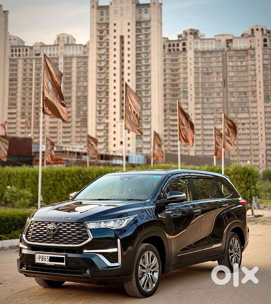 Toyota Innova Hycross 2.0 Zx (o) Hybrid 7 Str, 2023