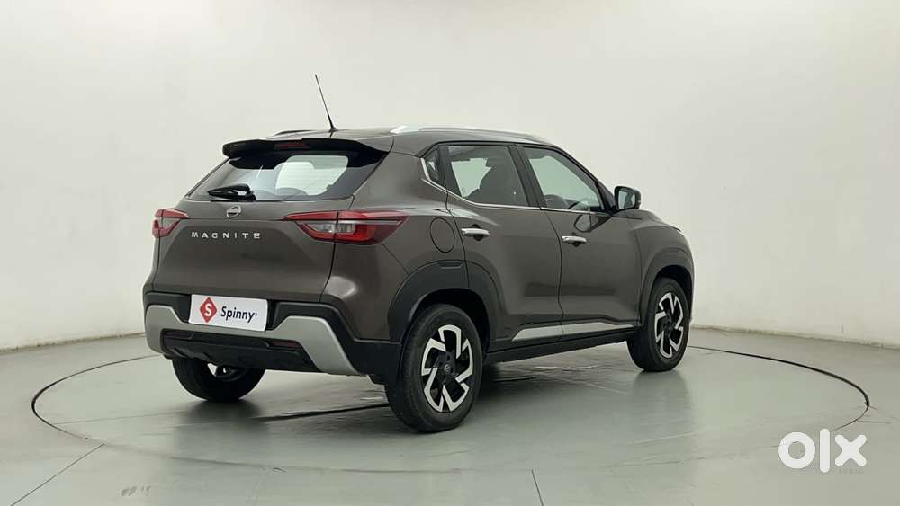 Nissan Magnite 1.0 Xv Premium, 2021, Petrol