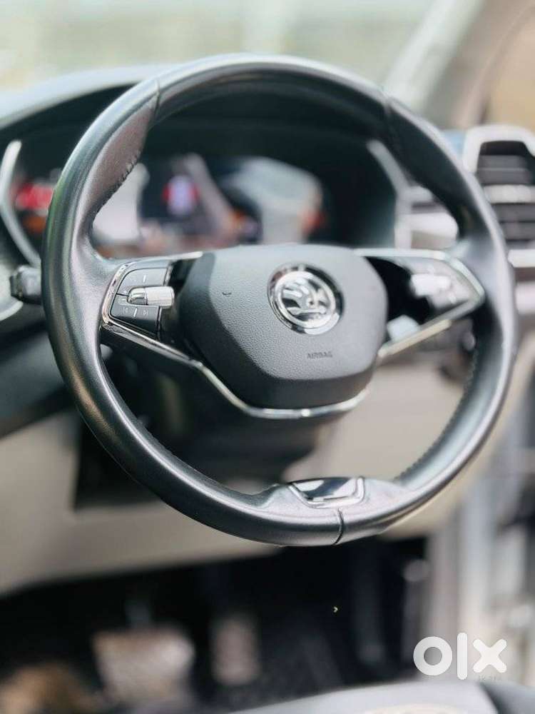 Skoda Kushaq 1.0 Tsi Style At (6 Airbags), 2023, Petrol