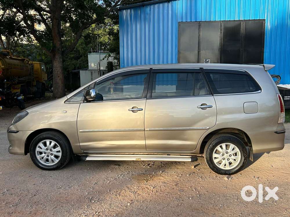 Toyota Innova 2.5 V 7 Str, 2010, Diesel