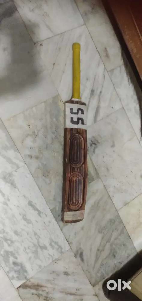 Tennis bat