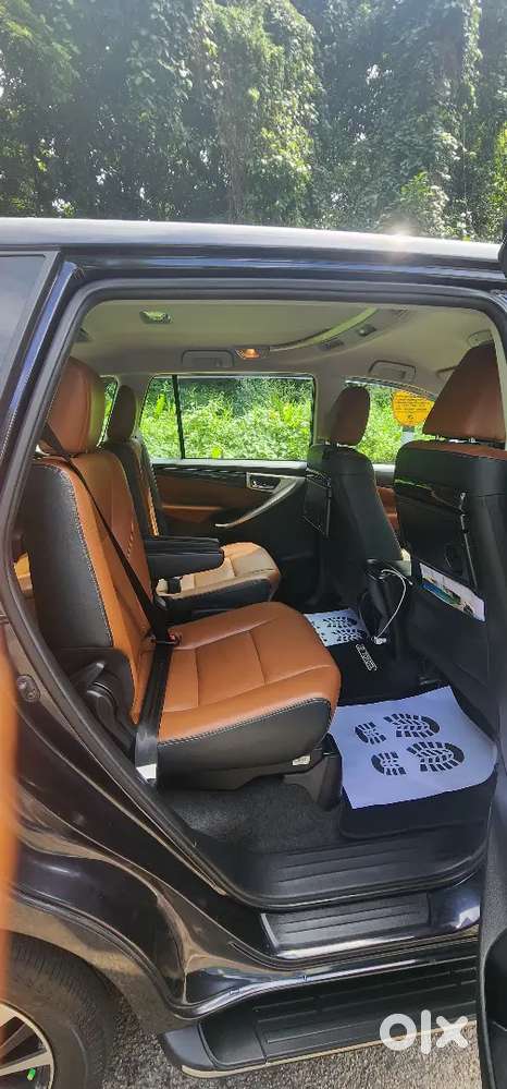 Toyota Innova Crysta – Automatic  Full Option