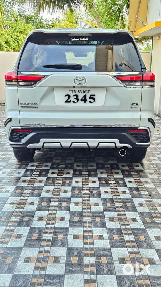 Toyota Innova Hycross 2.0 Zx (o) Hybrid 7 Str, 2025, Petrol