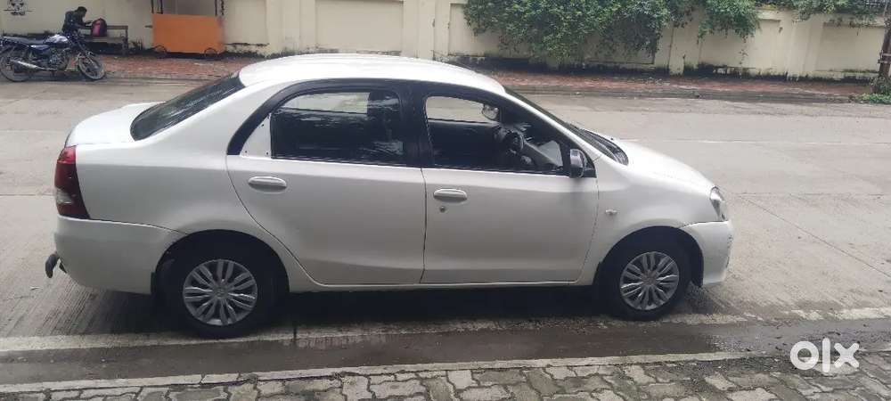 Toyota Etios 2012 Petrol 150000 Km Driven