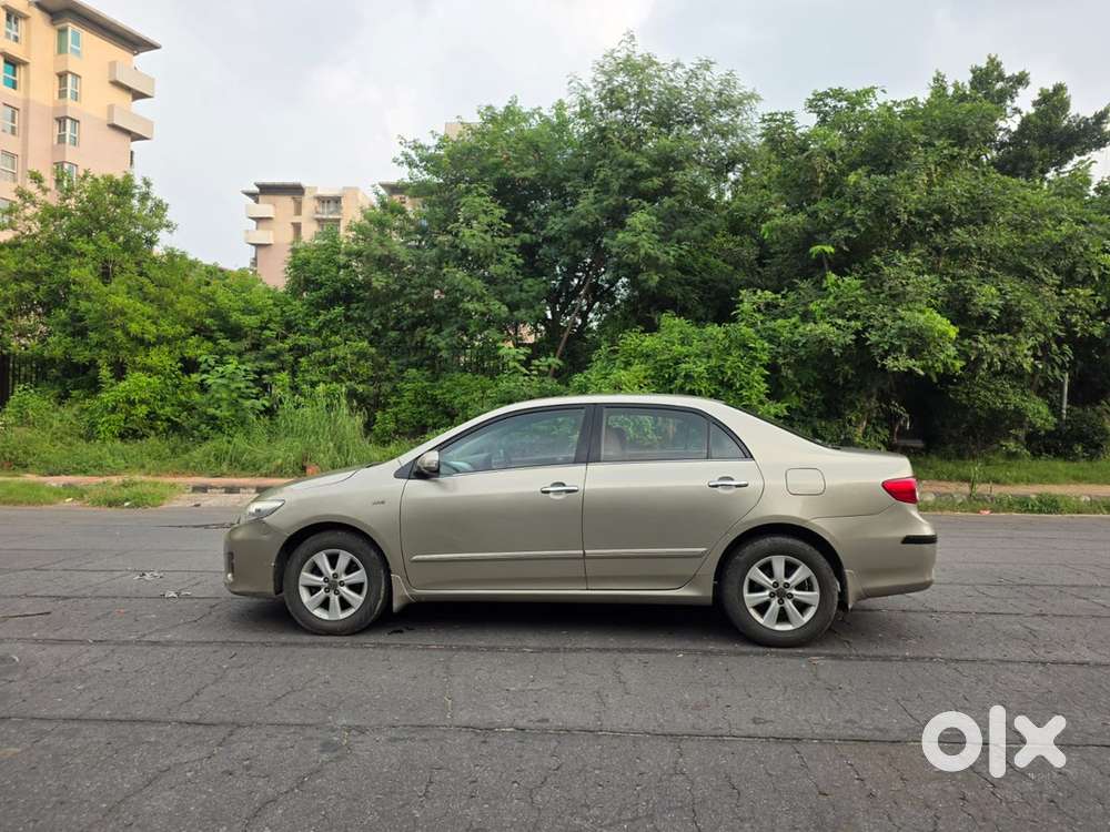 Toyota Corolla Altis 2012