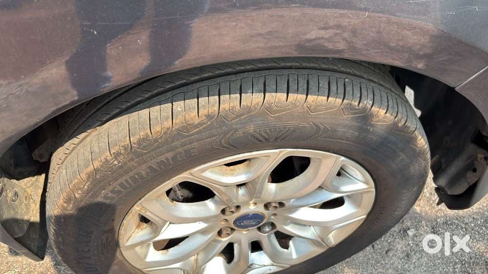 Good Condition Showroom History Available 80%tyre Diesel Vehicle