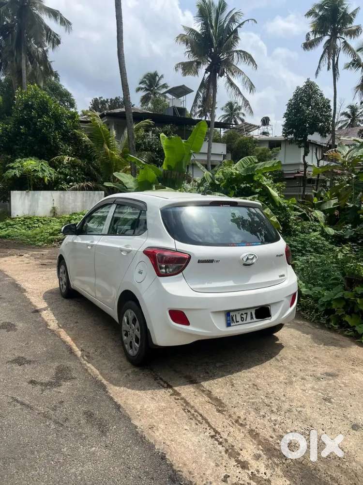 Hyundai Grand I10 Automatic 2017 Petrol - Lady Used - Well Maintained