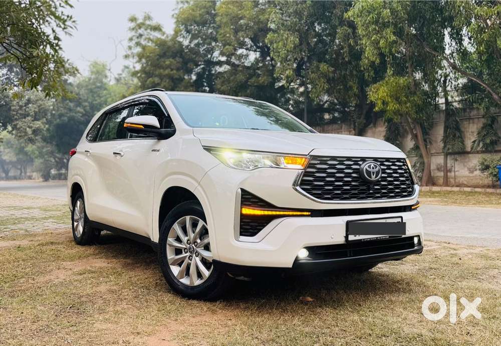 Toyota Innova Hycross 2.0 Vx (o) Hybrid 7 Str, 2024, Petrol