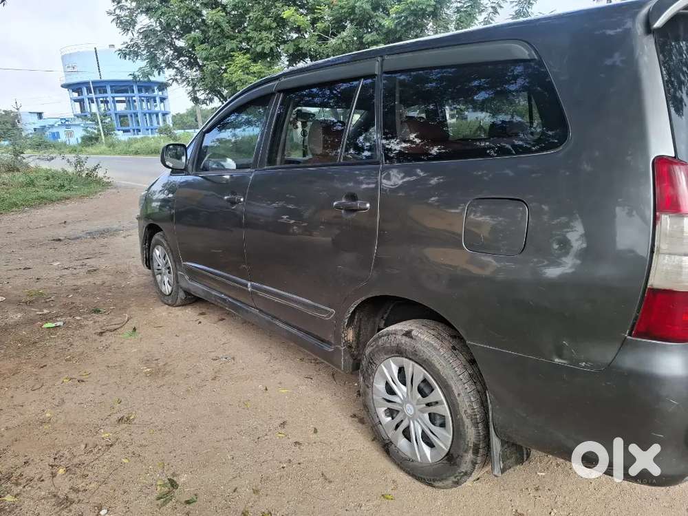 Toyota Innova 2014 Diesel Well Maintained