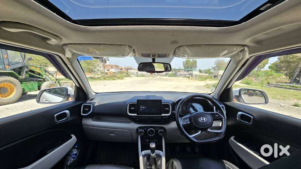 Hyundai Venue Sx Mt, 2023, Petrol