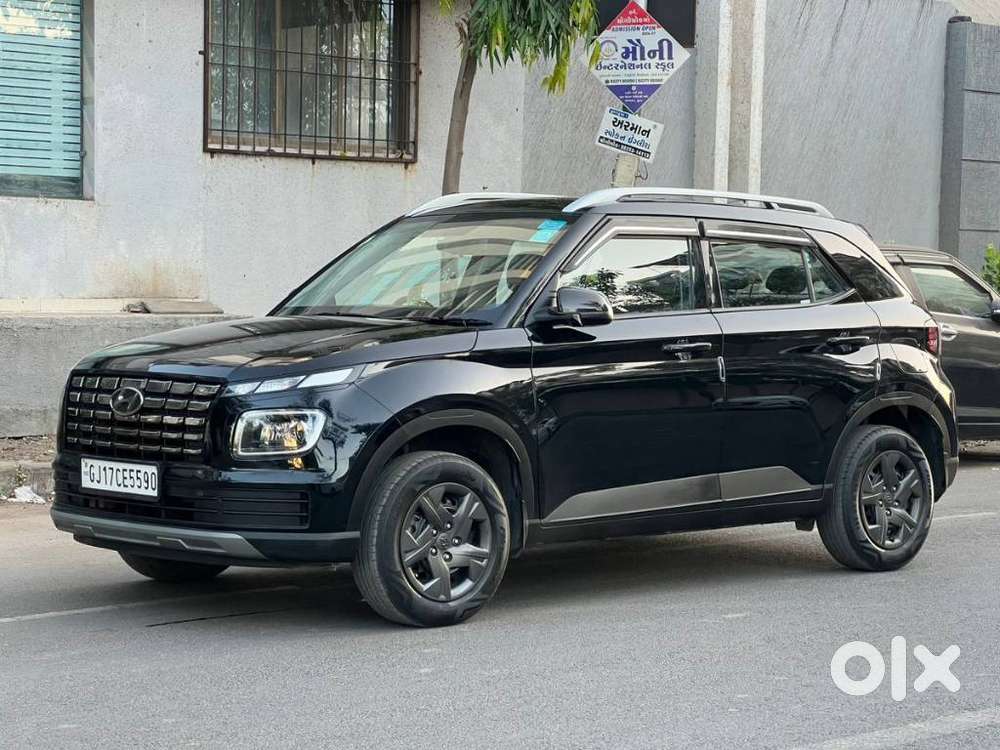 Hyundai Venue Sx Mt, 2024, Cng & Hybrids