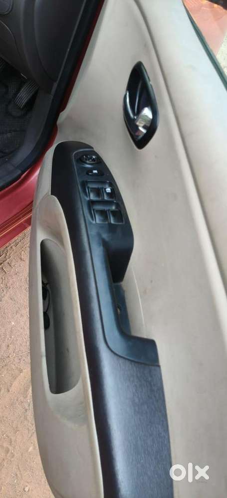 Hyundai Petrol Car 2010-blushing Red