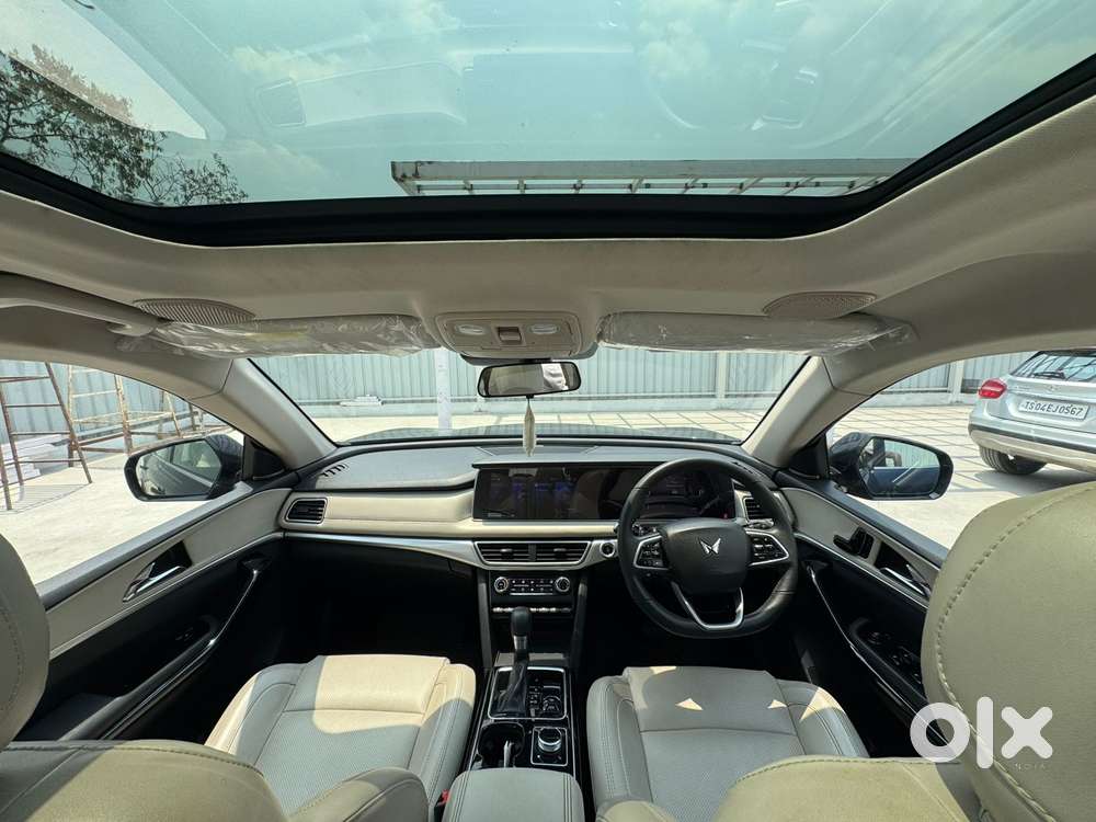 Mahindra Xuv700 2.2 Ax 7 Diesel At Luxury Pack Str, 2022, Diesel