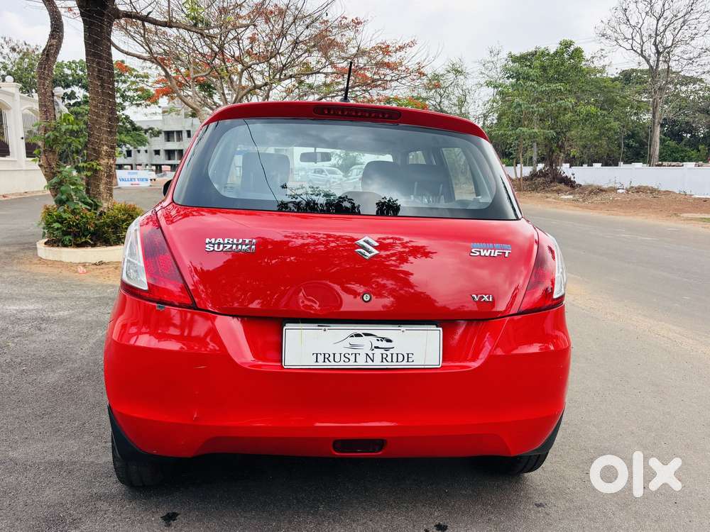 Maruti Suzuki Swift Vxi Abs Bsiv, 2015, Petrol