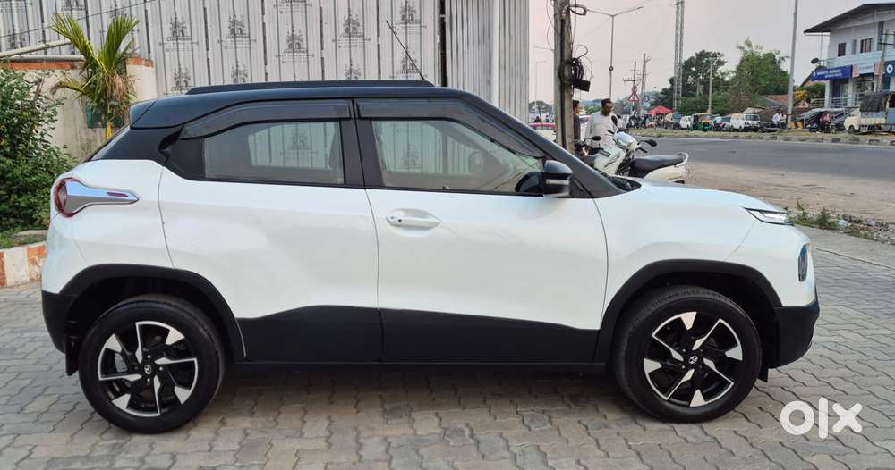 Tata Punch 1.2 Revotron Creative Dual Tone, 2022, Petrol