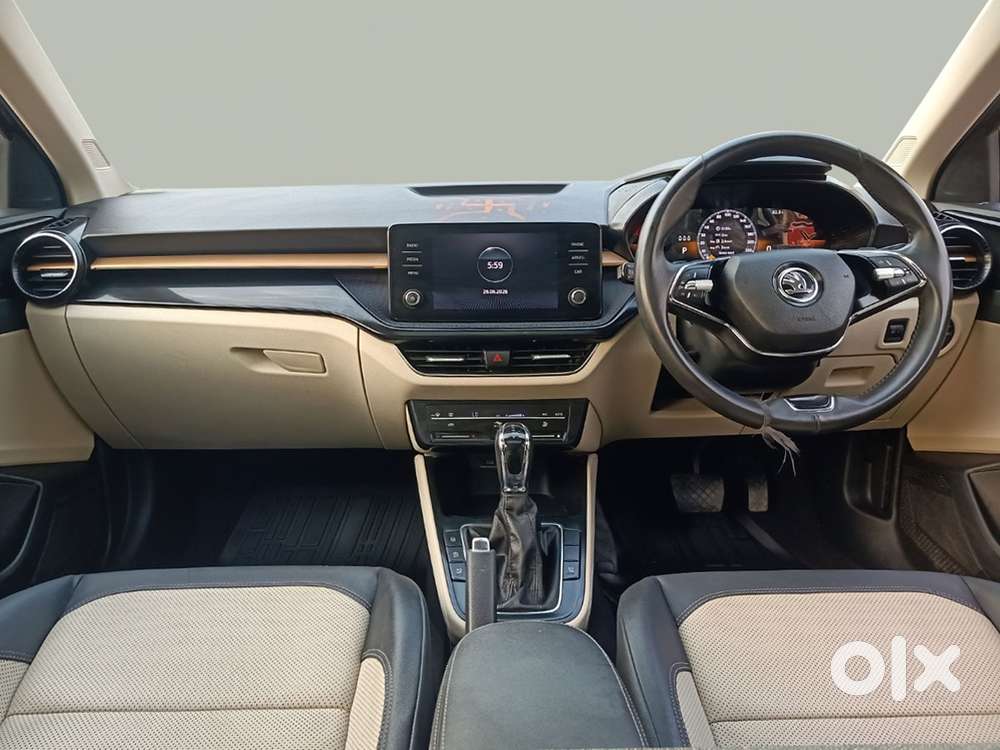 Skoda Slavia Ambition 1.0l Tsi At, 2023, Petrol