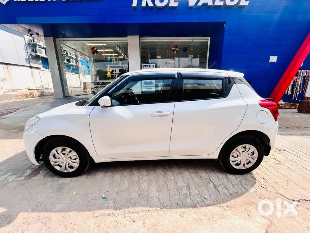 Maruti Suzuki Swift Vxi, 2022, Petrol