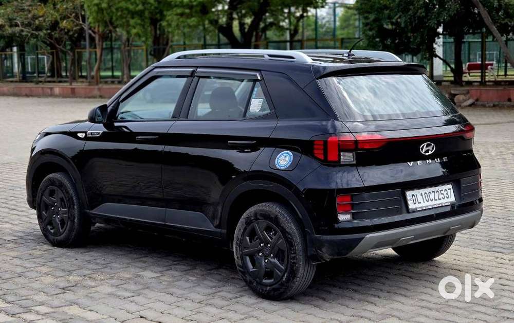 Hyundai Venue [2022-ongoing] 1.2 E, 2025, Petrol