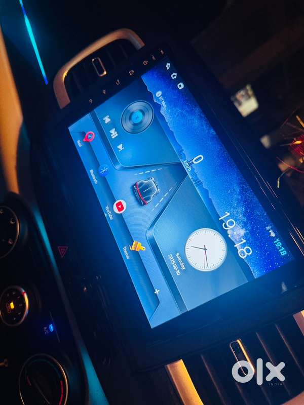 Car display & Speakers
