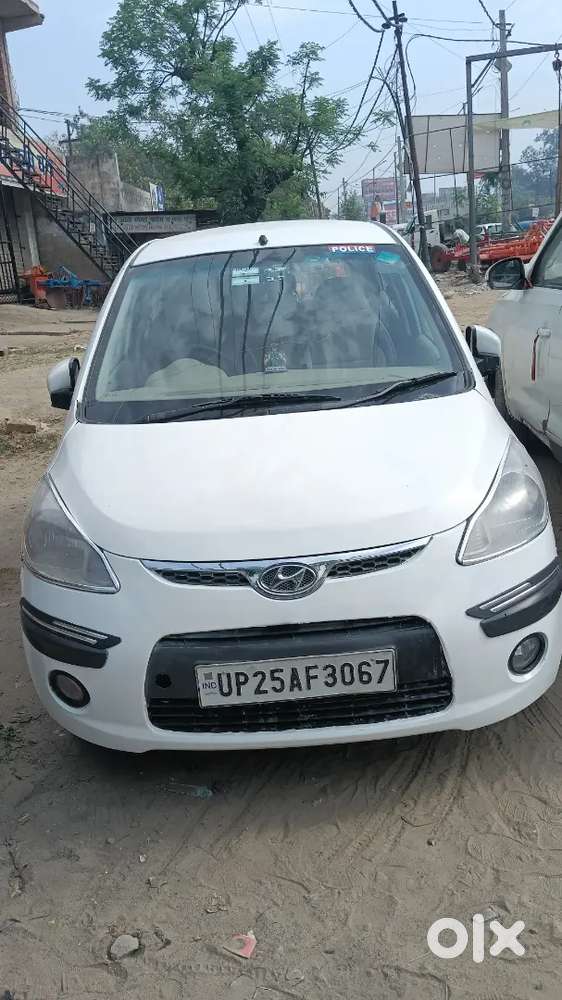 न्यू टायर न्यू बैटरी एलईडी है Ac चालू 2030  गुड कंडीशन कोई कमी नहीं