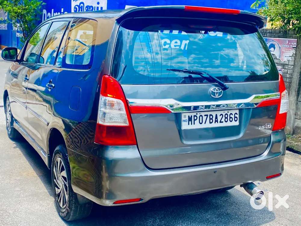 Toyota Innova 2012